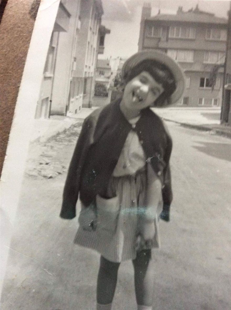 Sara 6 yaşında - İleri Sokak - Bahariye - 1961