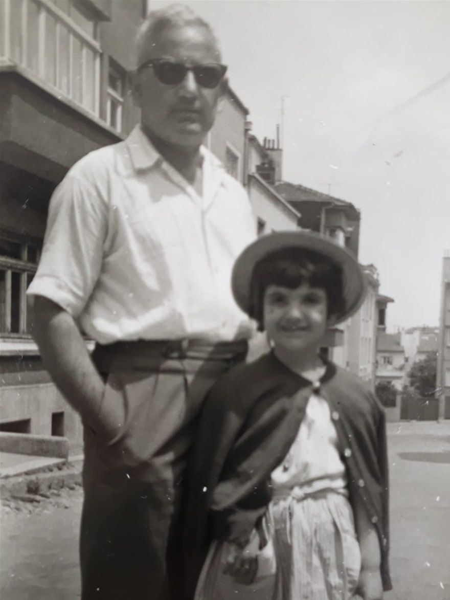 Babam Hayim Sarfetti ile Bahariye İleri sokakta - 1961