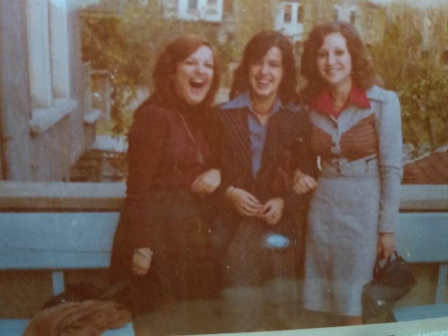 Kasim 1974 Ben, Emel ve Behiye