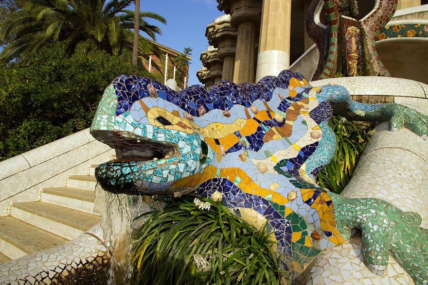 Gaudi'nin kertenkeler heykeli - Barcelona