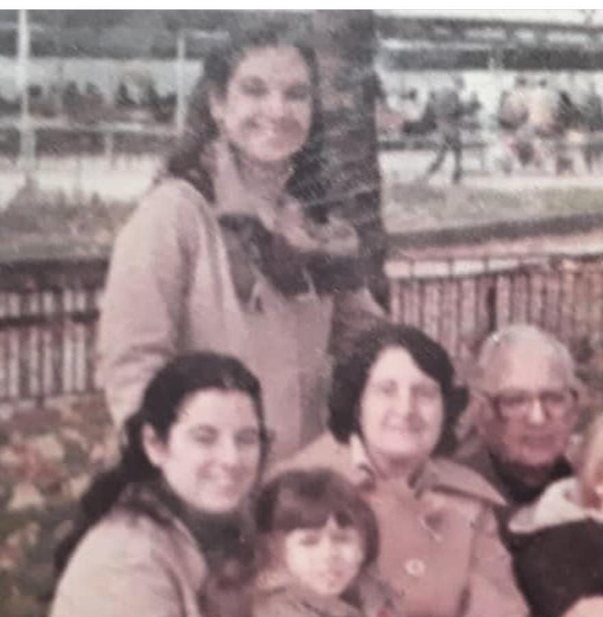 Ben, Venezya, Rina, Annem, Babam ve Soni